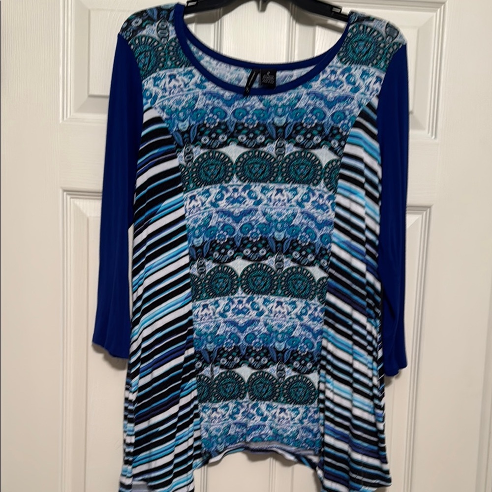 New Directions Blue Relaxed Graphic Tunic with Tunic Sleeves